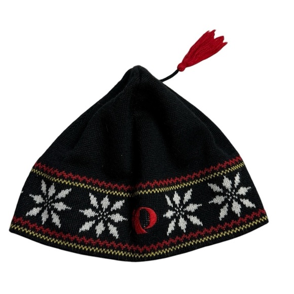 Beanie Wool Hat in Black and Red Snowflake Beanie Nordic style ski hat Winter - Picture 1 of 5
